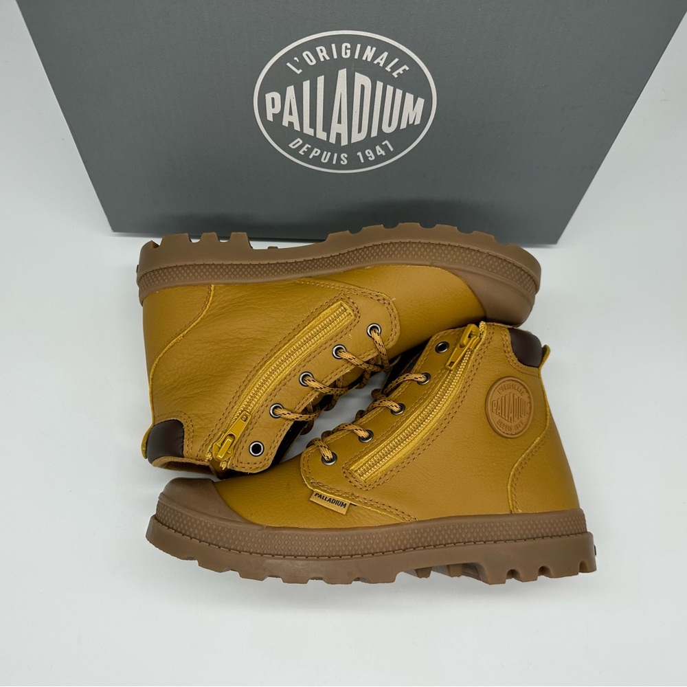 Palladium Pampa Hi Cuff boys boots (US 1.5 = EU 33)